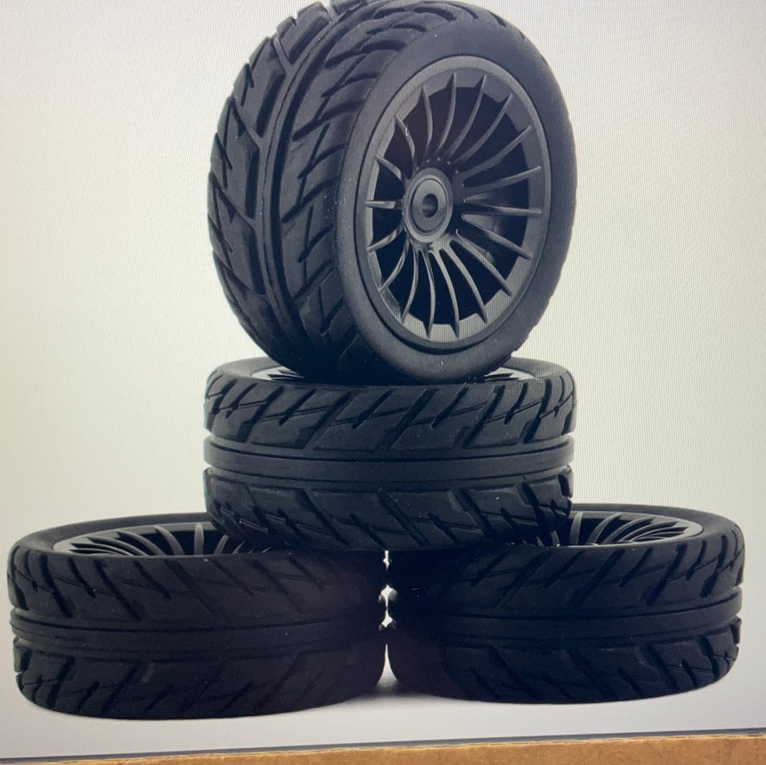 UDI RC 1/16 Pre-Mounted Treaded Tires (4) (Amphicyon/Hatchback)