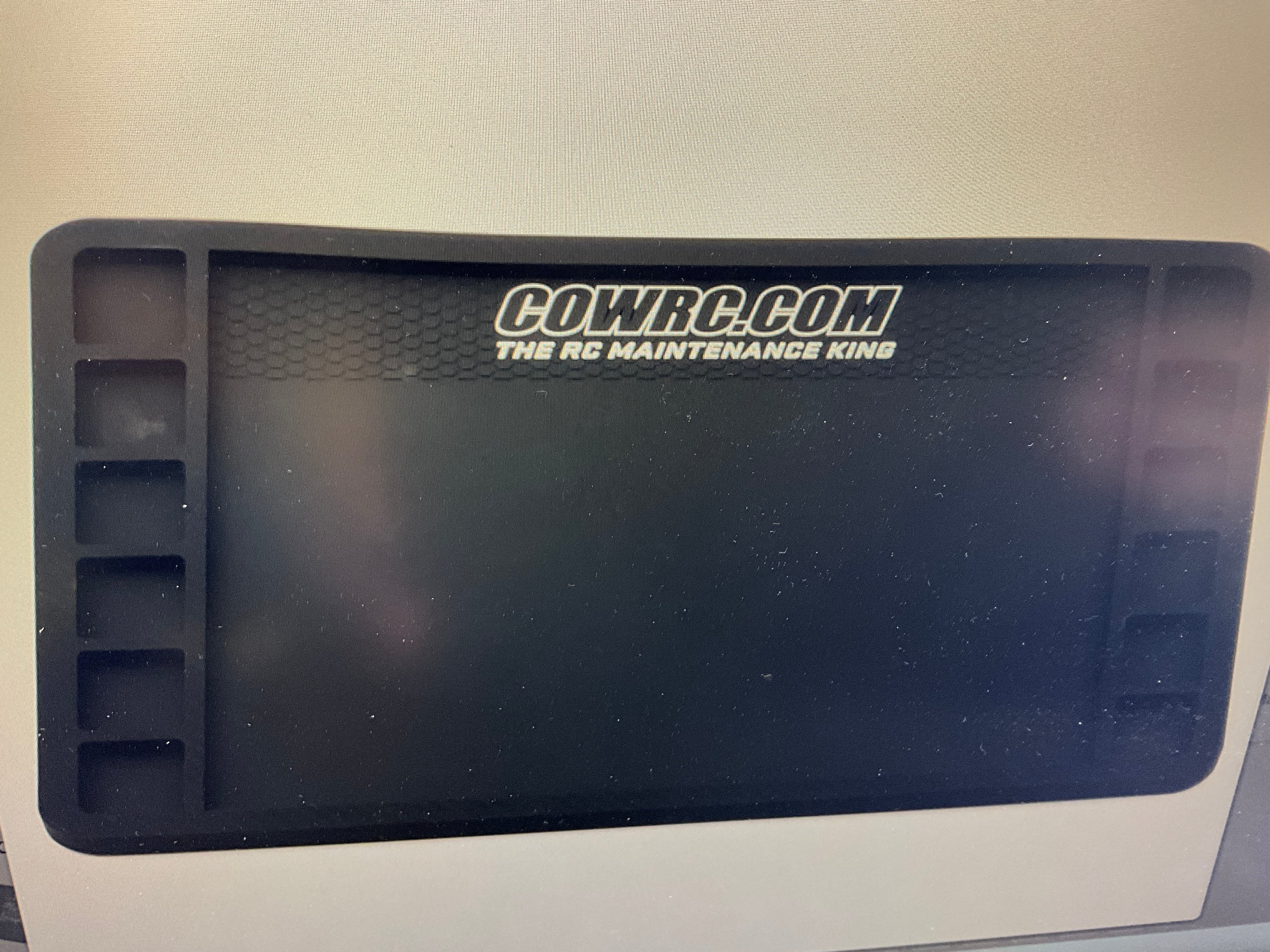 Cow RC Screw Catcher Carbon Series Rubber Pit Mat (12"x16")