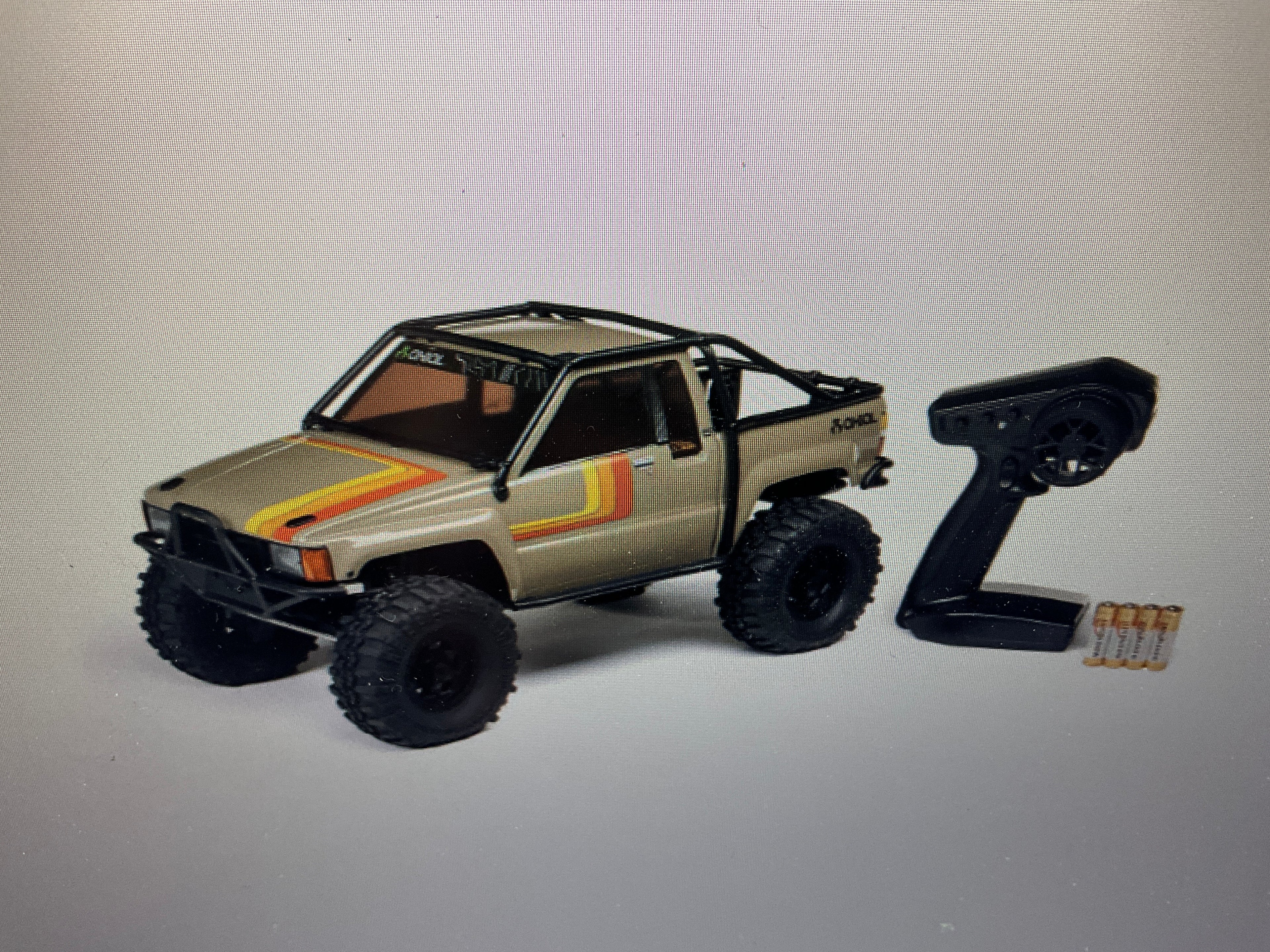 AXIAL 1/10 Axial SCX10 III 1987 Toyota SR5