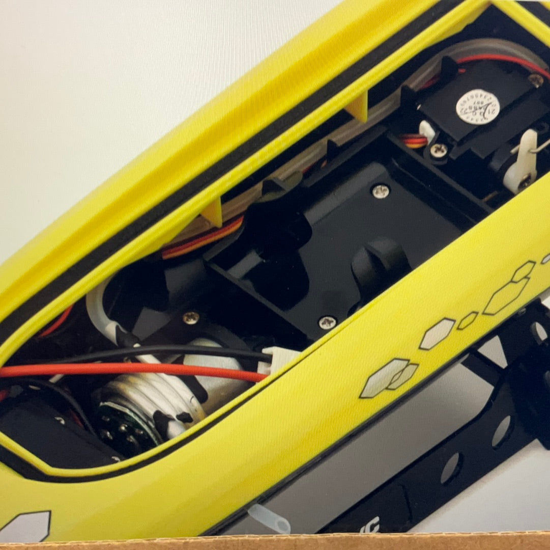 UDI R/C Gallop 13" High Speed RTR Electric Self-Righting Boat w/2.4GHz Radio, Battery & Charger