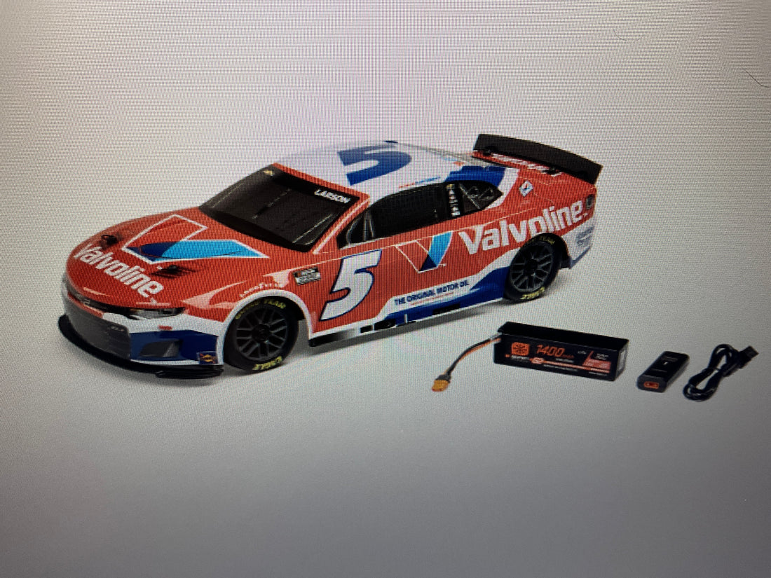 1/12 Losi NASCAR 2025 Kyle Larson No. 5 Valvoline (Battery &amp; Charger Included)