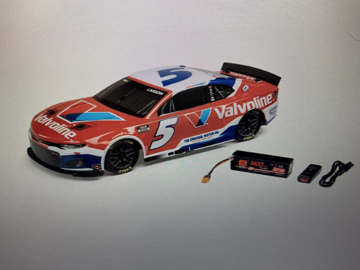 1/12 Losi NASCAR 2025 Kyle Larson No. 5 Valvoline (Battery &amp; Charger Included)