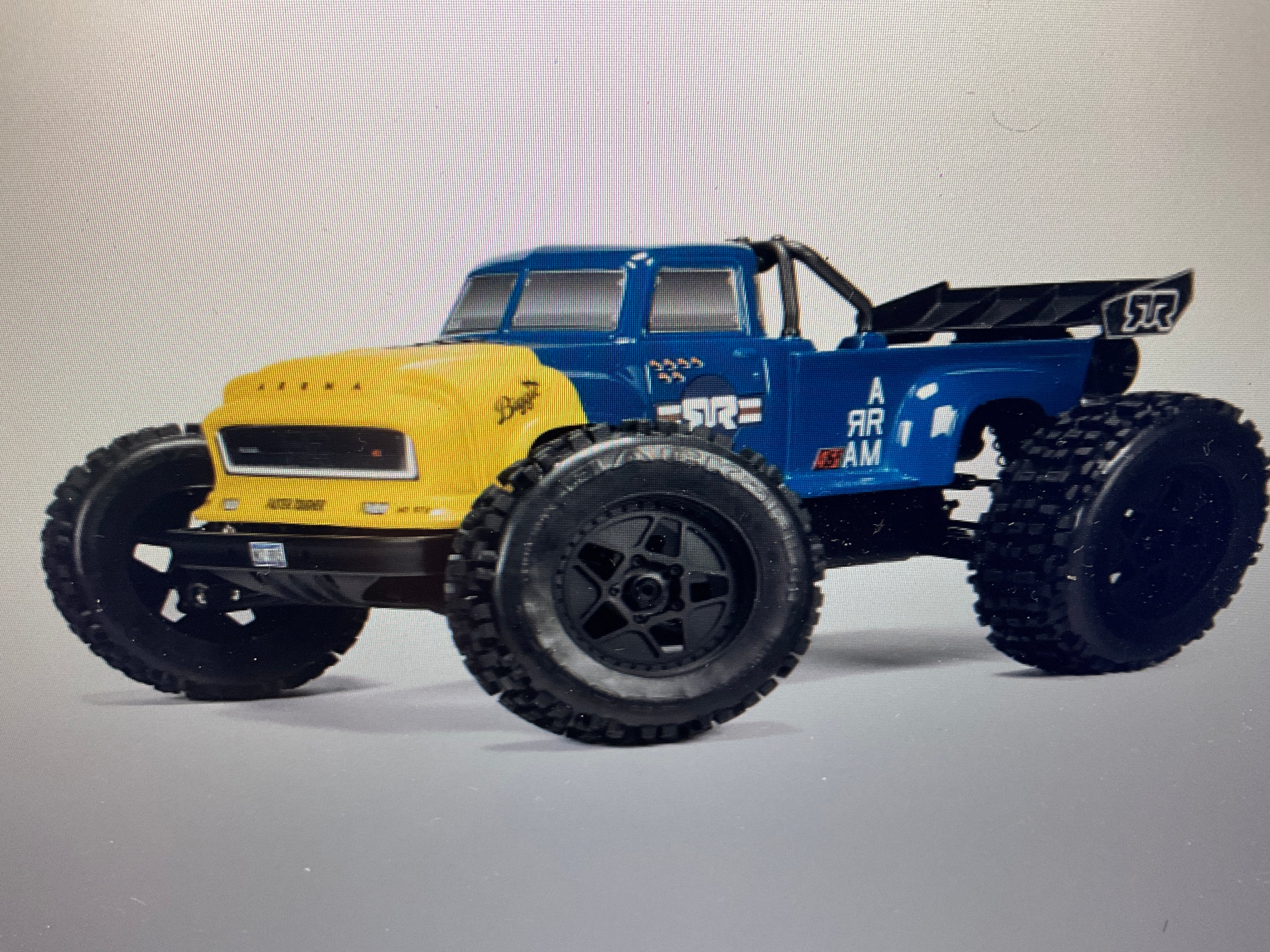 1/8 ARRMA NOTORIOUS 6S
