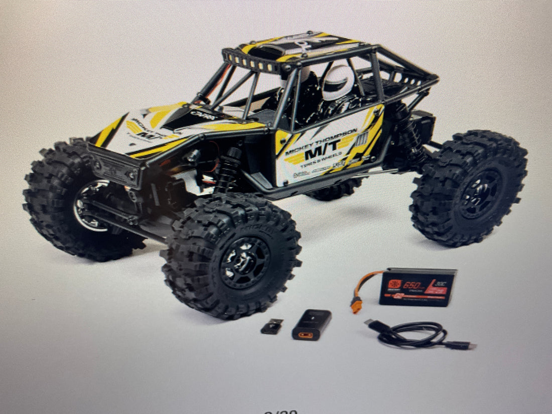 AXIAL 1/18 UTB18 Capra 4WS 4X4 RTR Brushed Rock Crawler (Battery &amp; Charger Included), Yellow